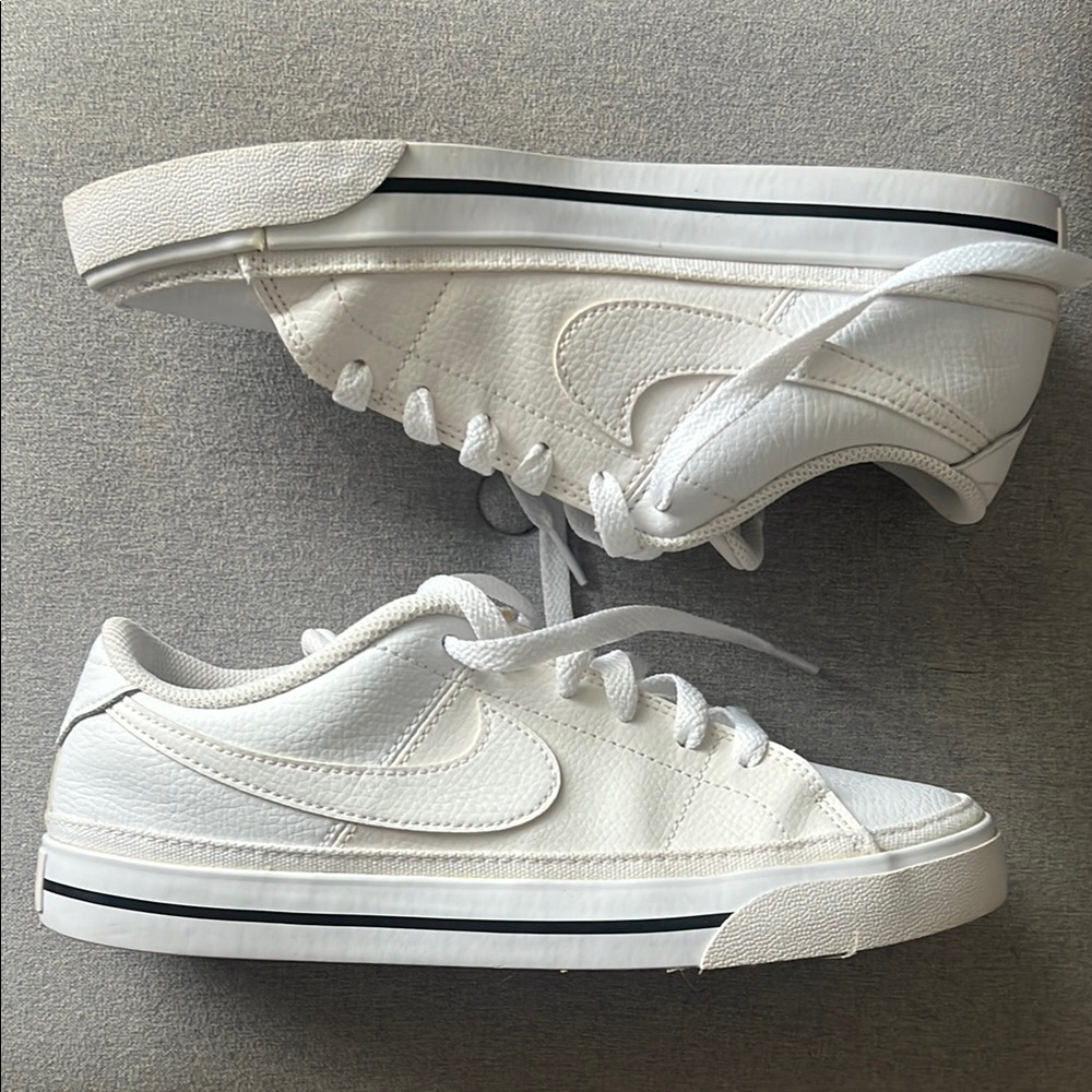 Women’s Nike White Leather Sneakers